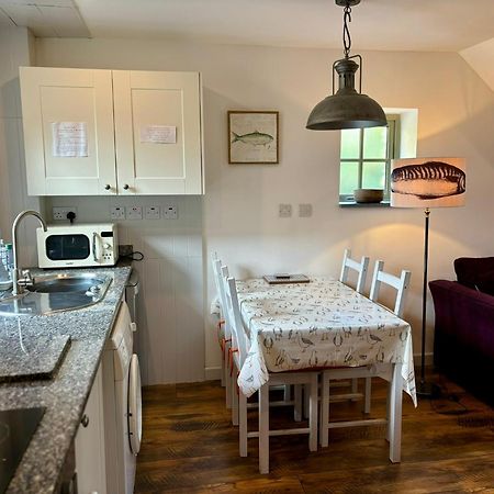 Little Bream - Pretty Cosy Cottage, Sea Views, Walk To The Beach Mawnan Smith Exteriör bild