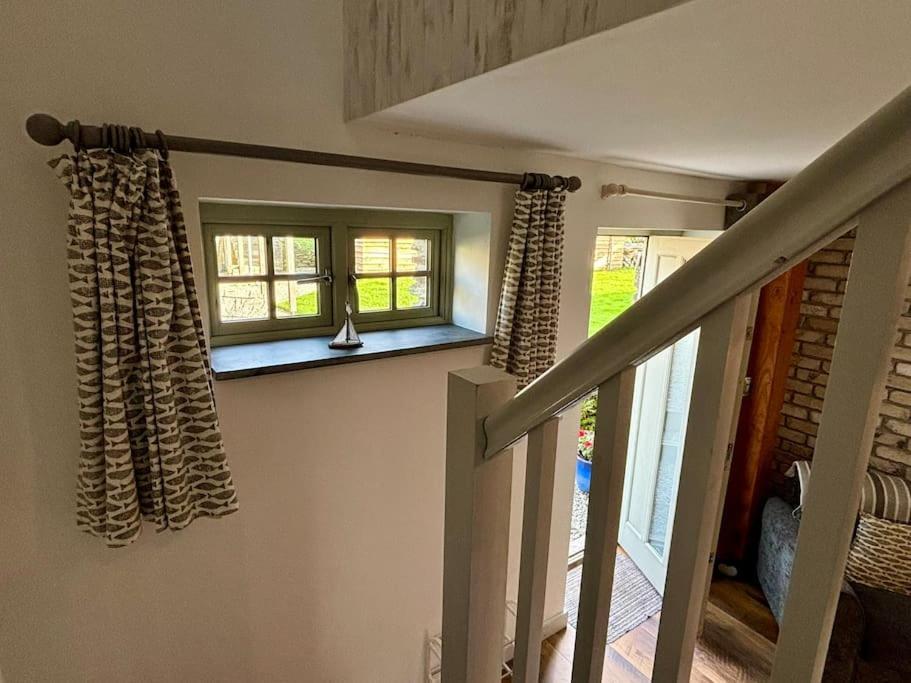 Little Bream - Pretty Cosy Cottage, Sea Views, Walk To The Beach Mawnan Smith Exteriör bild